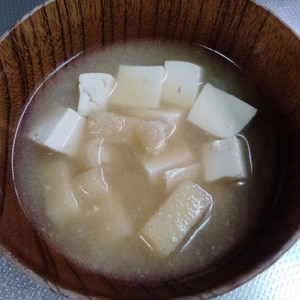 豆腐と油揚げの味噌汁